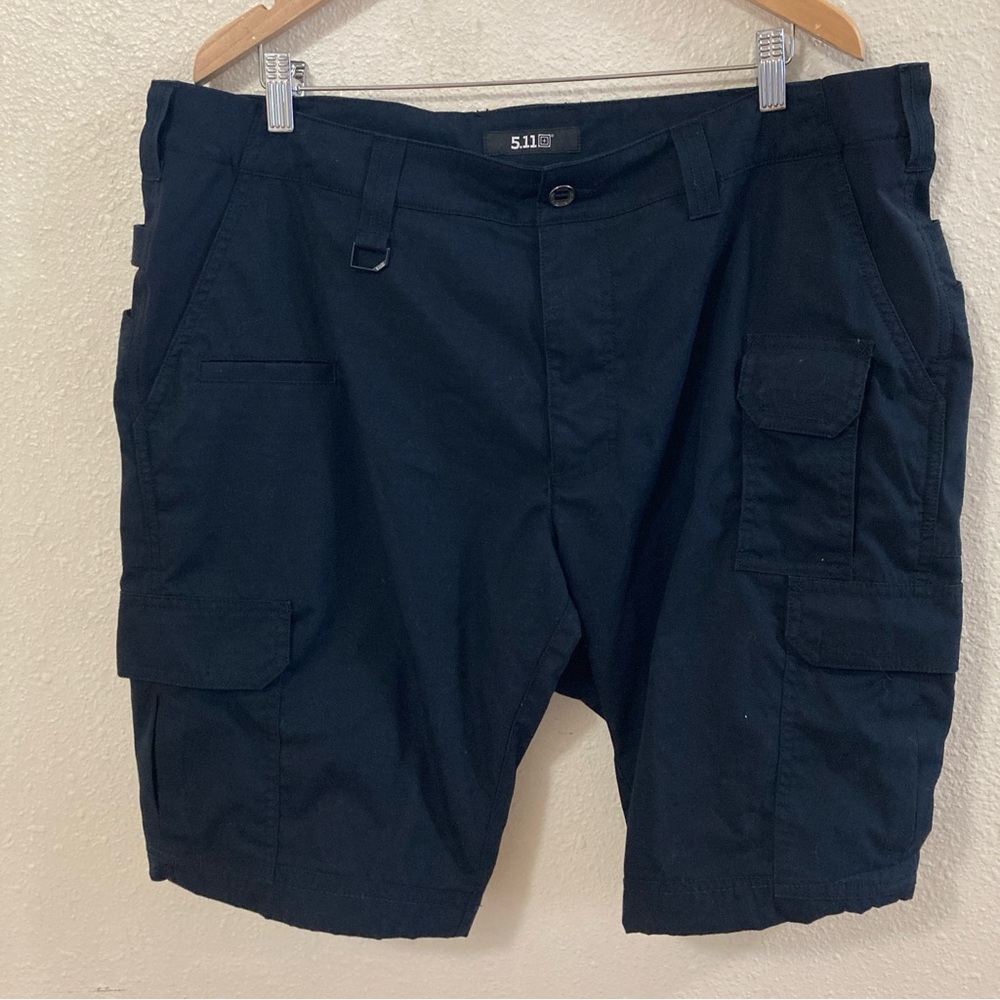 5.11 Tactical Men’s Black Cargo Shorts 40x32
